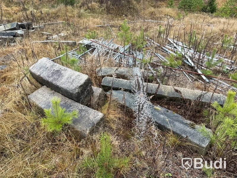 Stort parti marksten, natursten, gatusten & råmaterial till gravstenar