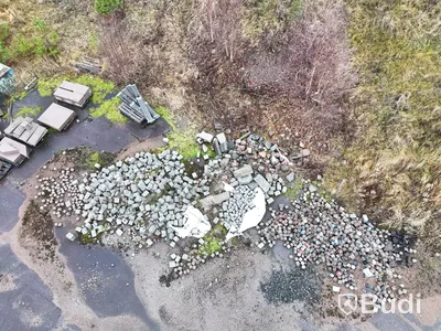 Stort parti marksten, natursten, gatusten & råmaterial till gravstenar