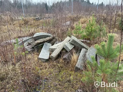 Stort parti marksten, natursten, gatusten & råmaterial till gravstenar