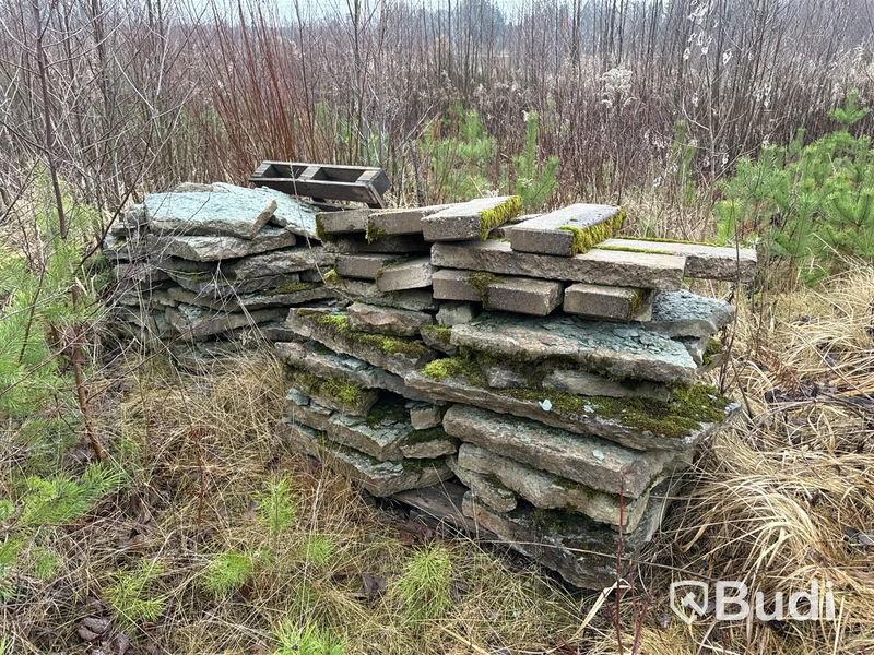 Stort parti marksten, natursten, gatusten & råmaterial till gravstenar