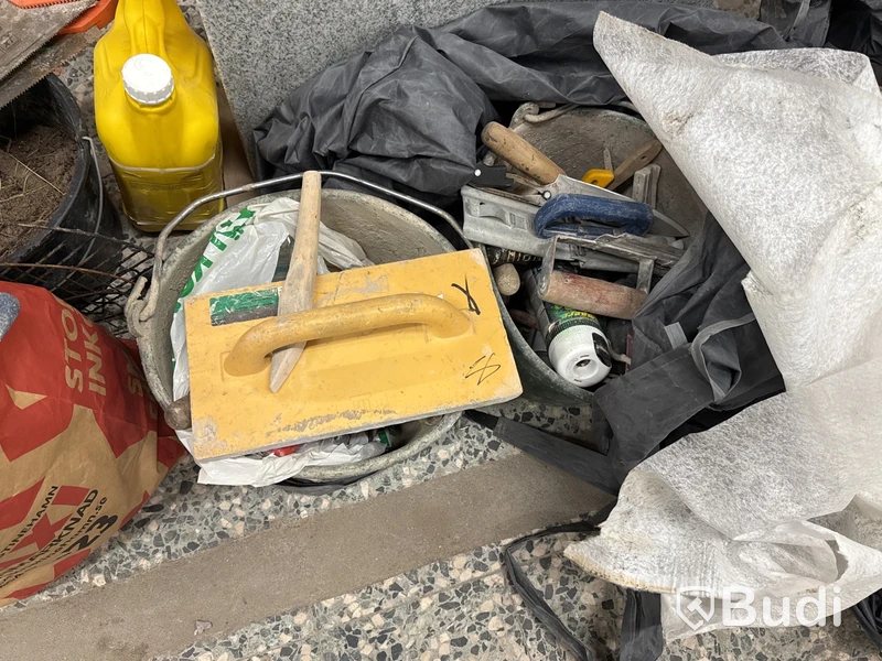 Parti handverktyg och redskap