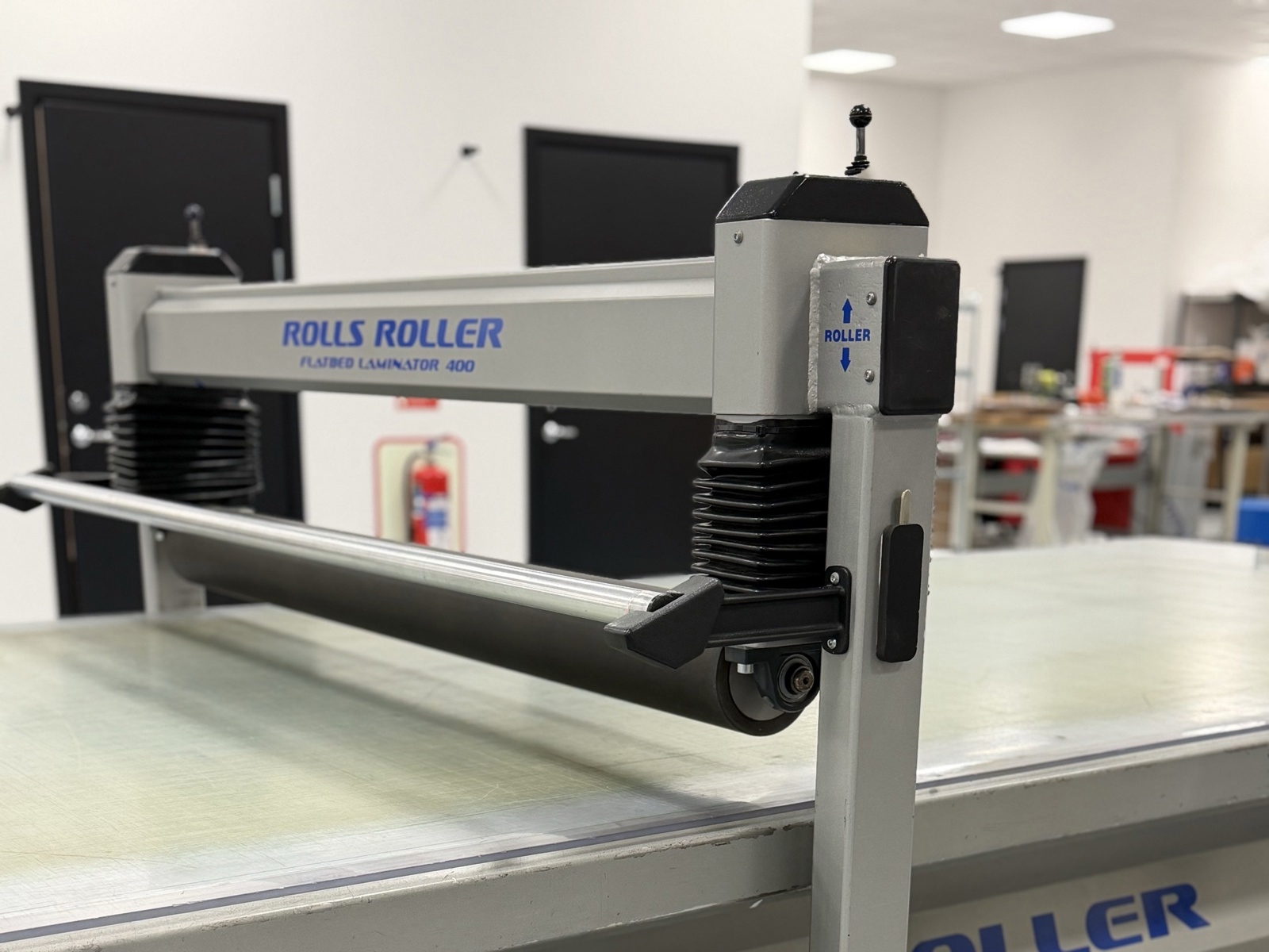 Lamineringsbord Rolls Roller Flatbed Laminator 400, tillverkad 2005