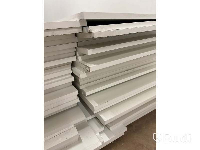 Parti med Hyllplan, vita 16x500x2035MM.