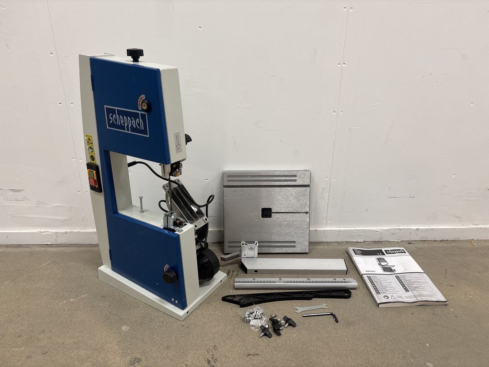 BANDSÅG SCHEPPACH BASA 1 300W - Reservdelsobjekt