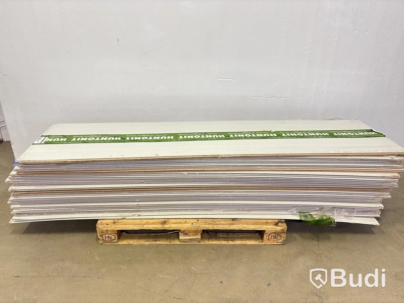 PARTI MED VÄGGPANEL HUNTONIT SKYGGE FROST 11X620X2390 MM