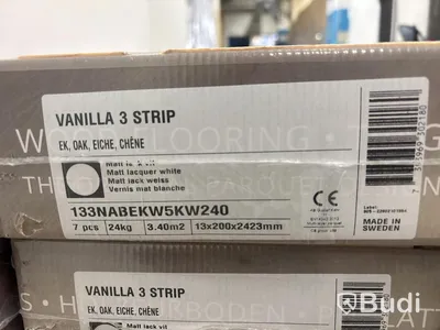 PART MED PARKETTGOLV KÄHRS EK VANILLA MATTLACK 3-STAV 68 M²