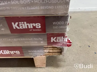 PART MED PARKETTGOLV KÄHRS EK VANILLA MATTLACK 3-STAV 68 M²