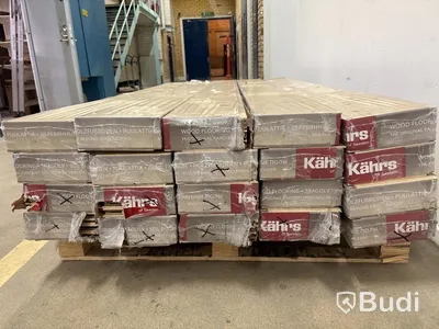 PART MED PARKETTGOLV KÄHRS EK VANILLA MATTLACK 3-STAV 68 M²