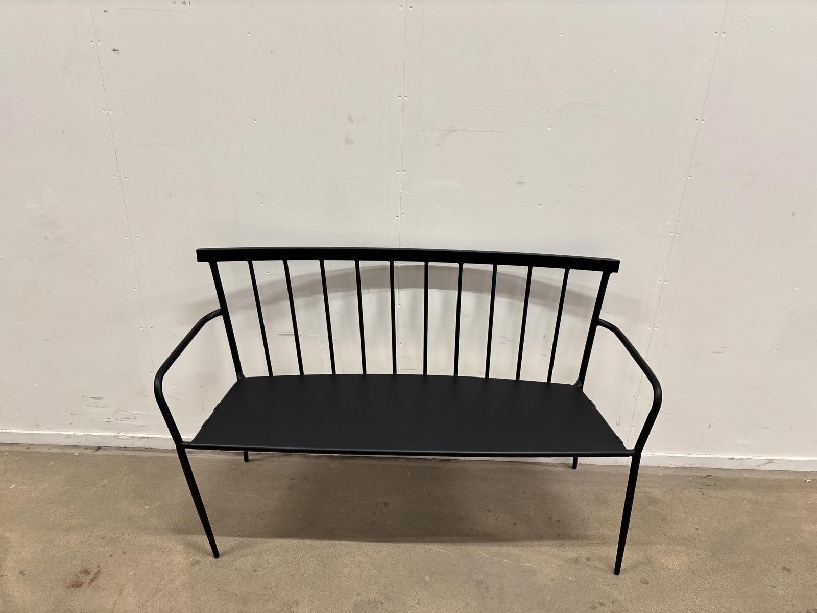 SOFFA SUNFUN SARA METALL SVART