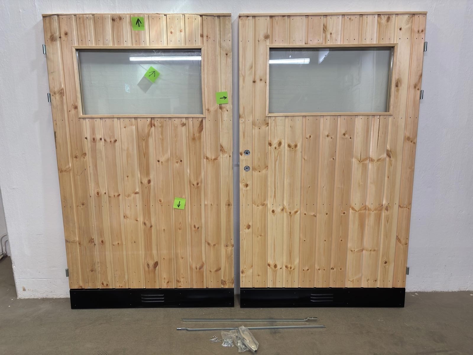 GARAGEPORT VIBOSTUGAN MED GLAS 10° 25X21 MED KARM