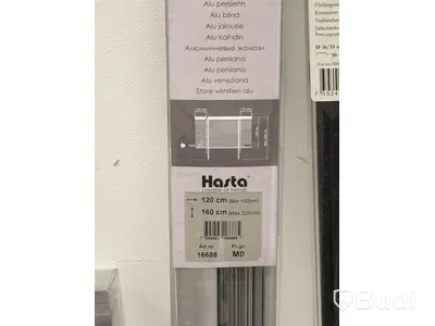 Parti med gardinstänger, olika modeller och storlekar