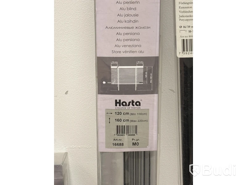 Parti med gardinstänger, olika modeller och storlekar