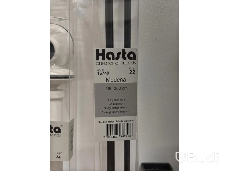 Parti med gardinstänger, olika modeller och storlekar
