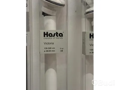 Parti med gardinstänger, olika modeller och storlekar