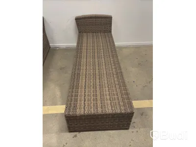 2 Sun Loungers