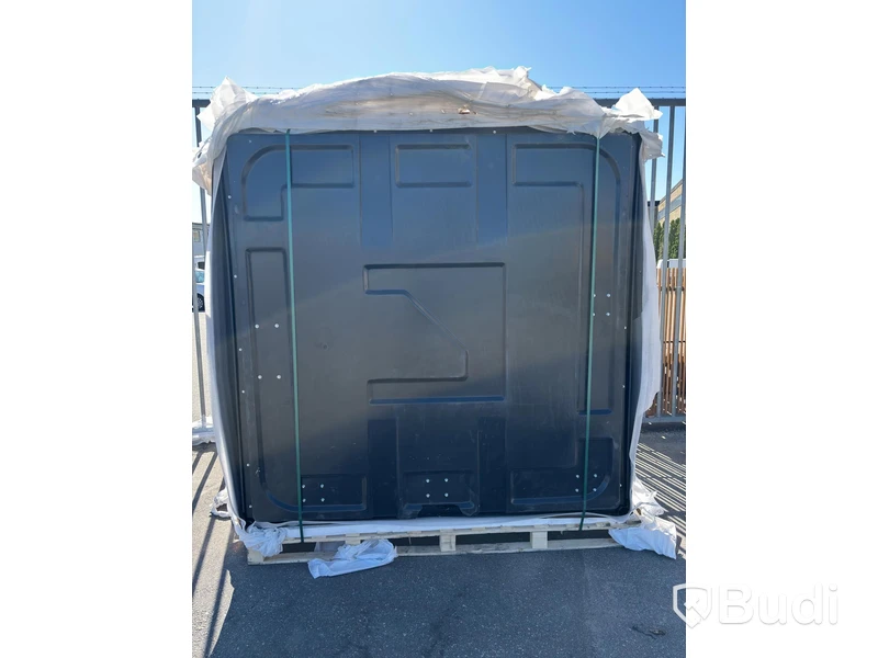 (NEW) WELLIS MATRIX CINEMA HOT TUB, 5-SEATER, 102 JETS, ICE WHITE