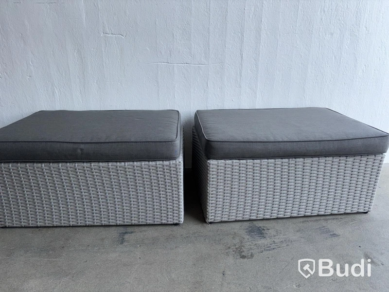 2 Footstools