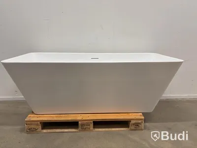 (NEW) Bathtub