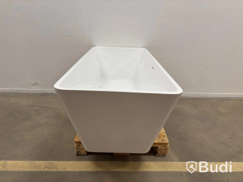 (NEW) Bathtub