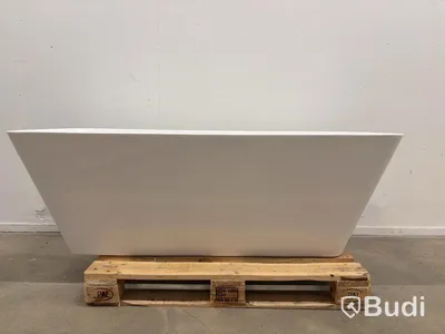 (NEW) Bathtub