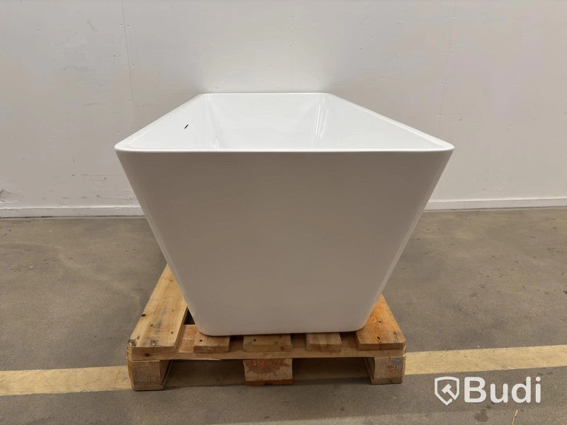 (NEW) Bathtub
