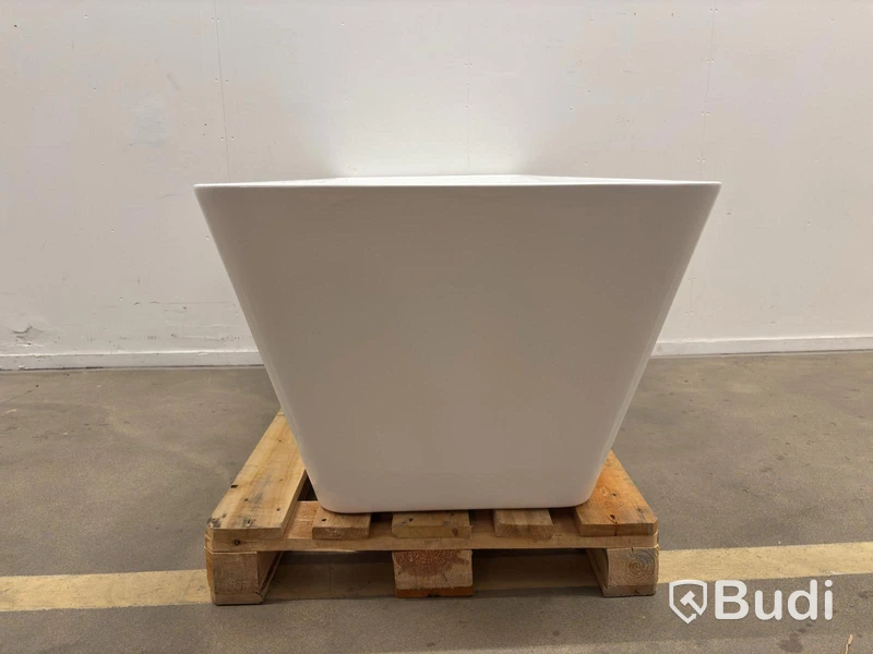 (NEW) Bathtub