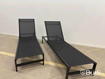 2 Sun Loungers