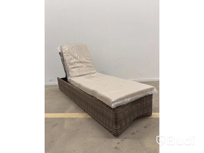 Sun lounger