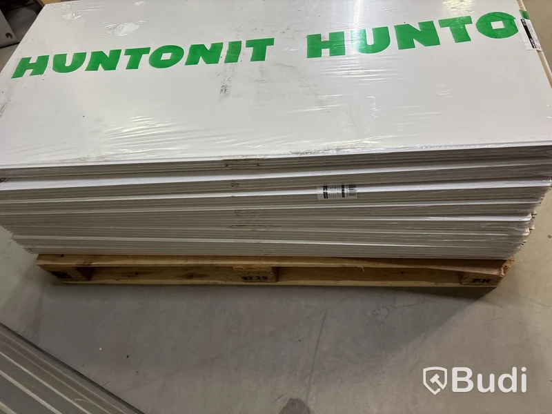 ca 23 kvm TAKPANEL HUNTONIT BRILLIANT VIT 11X620X1220MM