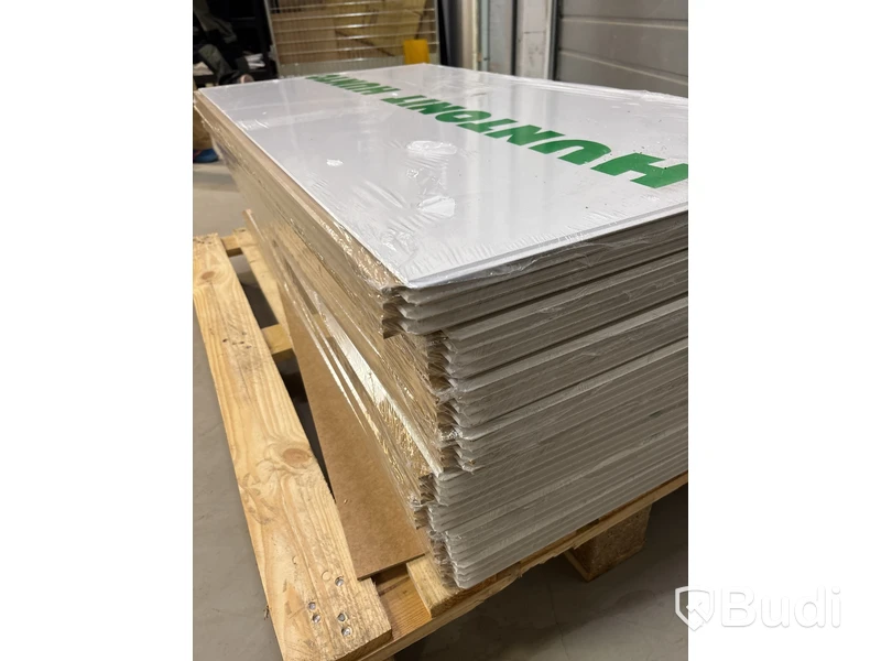 ca 23 kvm TAKPANEL HUNTONIT BRILLIANT VIT 11X620X1220MM