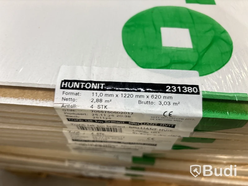 ca 23 kvm TAKPANEL HUNTONIT BRILLIANT VIT 11X620X1220MM