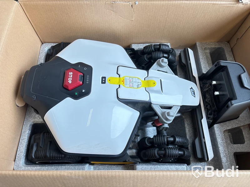 ROBOTGRÄSKLIPPARE MAMMOTION LUBA MINI AWD 800M²  CHG4300 - reservdelsobjekt