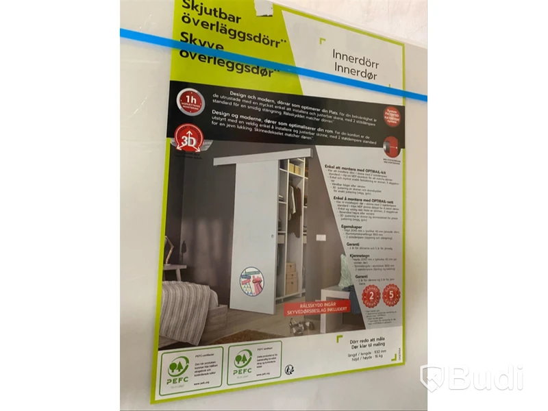 SKJUTDÖRR UTANPÅLIGGANDE SLÄT KOMPAKT 10X21 MED SKENA