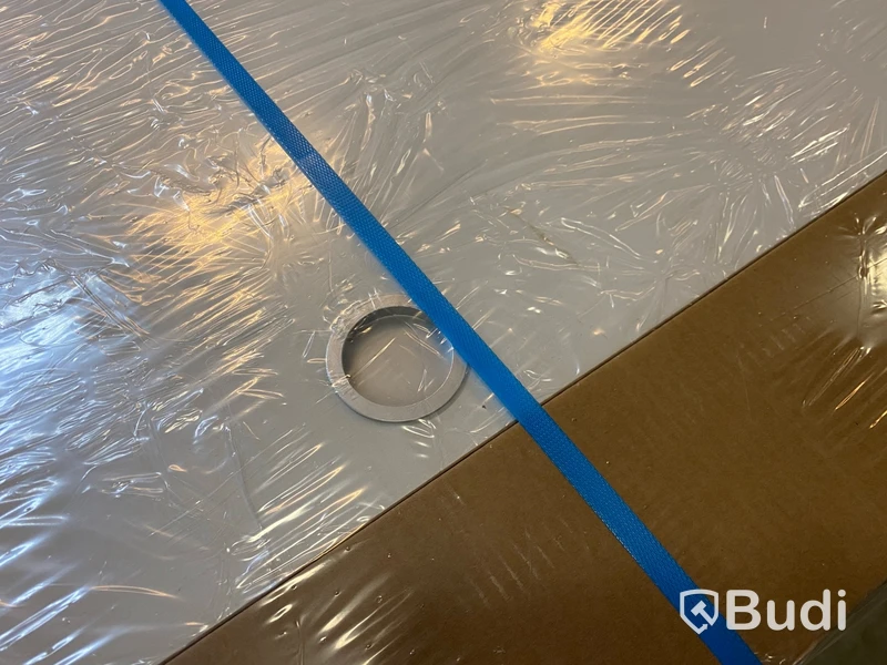 SKJUTDÖRR UTANPÅLIGGANDE SLÄT KOMPAKT 10X21 MED SKENA