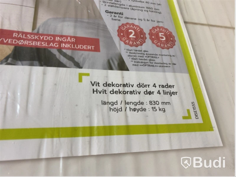 SKJUTDÖRR 2040X830MM VIT MED LINJER INKL. SKENA