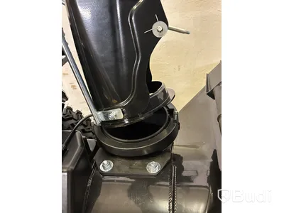 Snöslunga Hurricane KCM22B med snökedjor