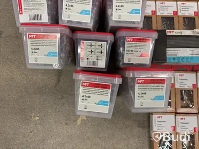 NEW) Lot of assorted screws and wall plugs in various brands and sizes