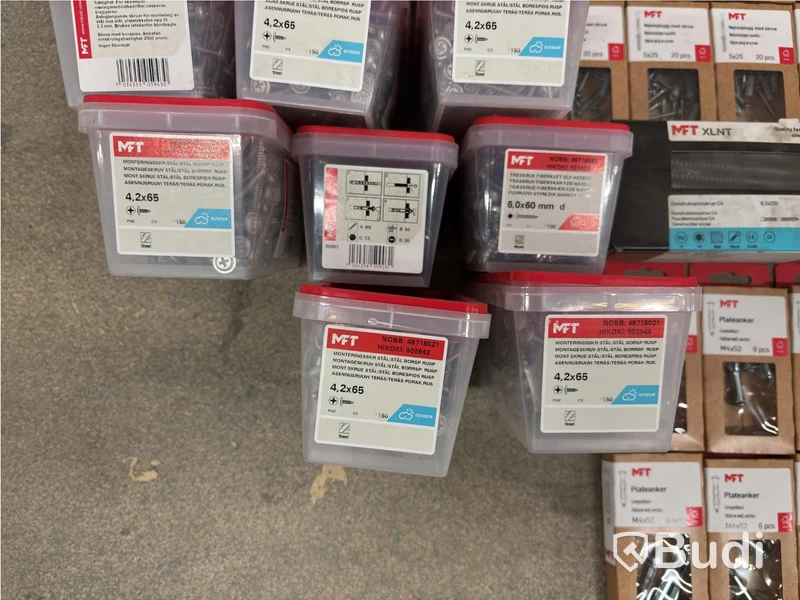 NEW) Lot of assorted screws and wall plugs in various brands and sizes