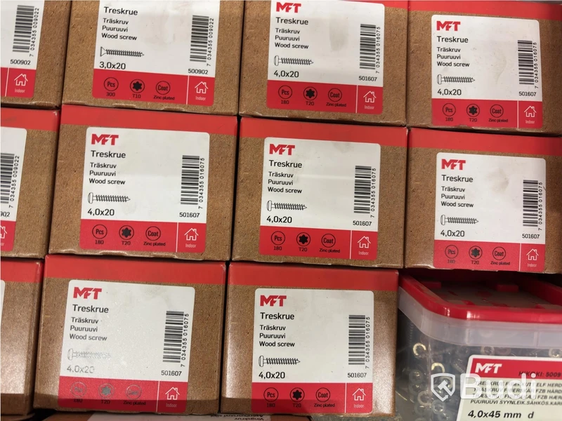NEW) Lot of assorted screws and wall plugs in various brands and sizes