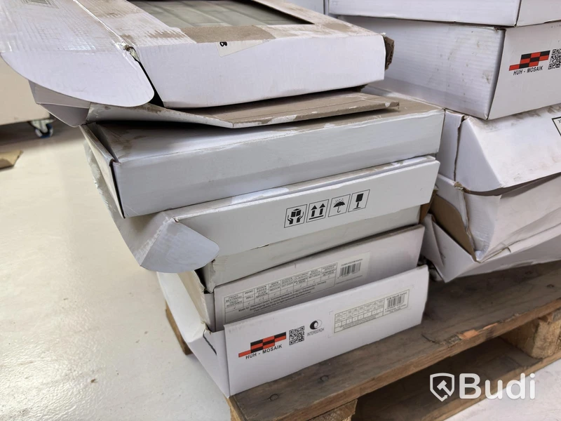 (NEW) Lot of assorted tiles, various types and brands