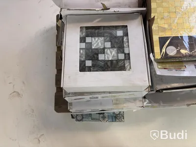 (NEW) Lot of assorted tiles, various types and brands