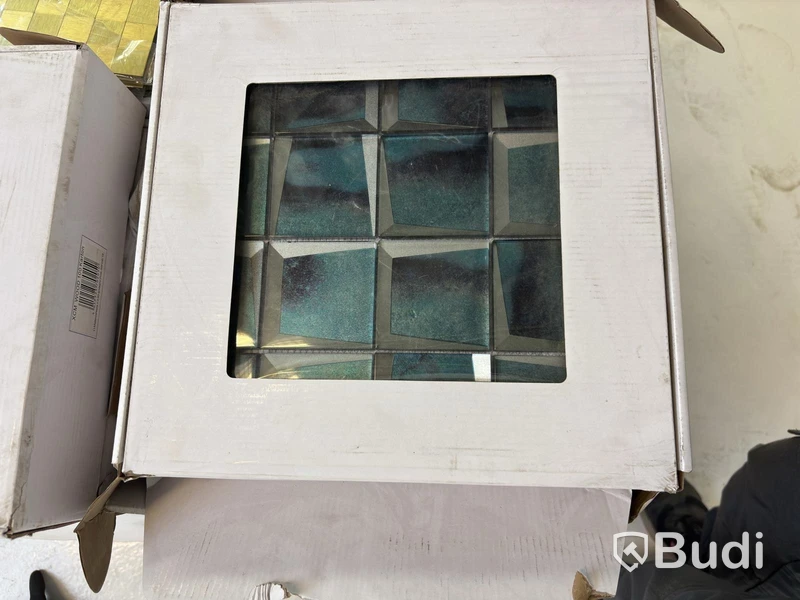(NEW) Lot of assorted tiles, various types and brands