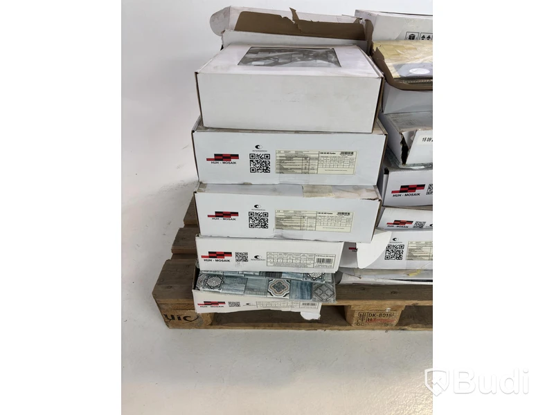 (NEW) Lot of assorted tiles, various types and brands