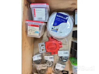 Parti med diverse tillbehöver