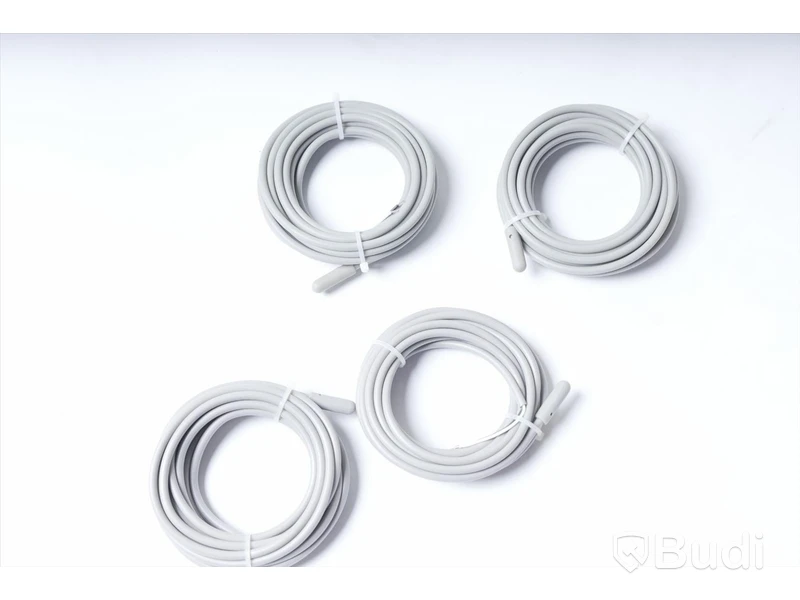 1x Cable kit 37 m, 1x cable kit 43, 4x cable kit 73 m, spiralslang 2,5 + div.