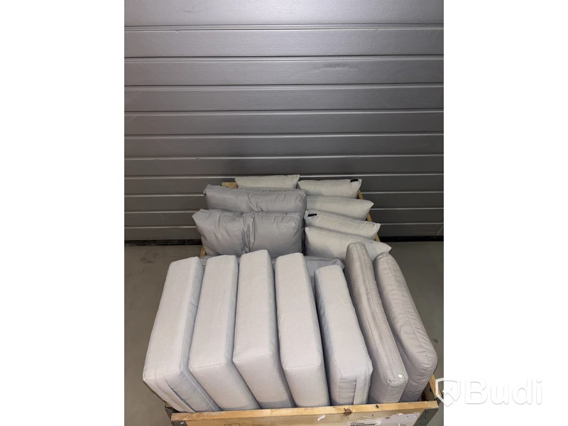 Parti med sittdynor och kuddar för utomhusbruk