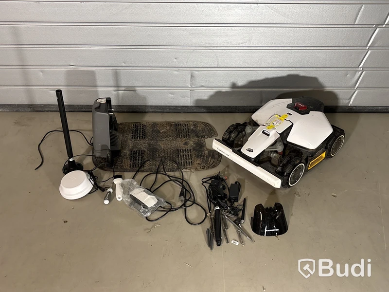 Robotgräsklippare MAMMOTION, Luba mini awd 800 - RESERVDELSOBJEKT