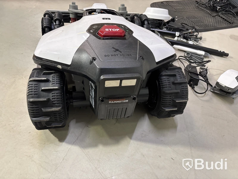 Robotgräsklippare MAMMOTION, Luba mini awd 800 - RESERVDELSOBJEKT