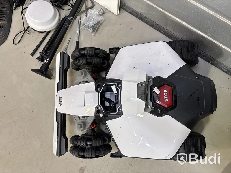 Robotgräsklippare MAMMOTION, Luba mini awd 800 -RESERVDELSOBJEKT