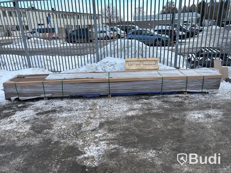Komposittrall Kirkedal, Heimdal, ek/hardwood, 22x300x6000 och 22x130x6000 mm.